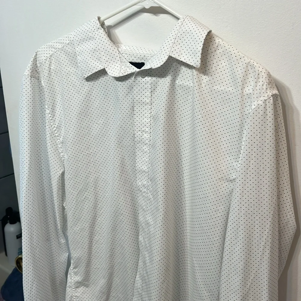 MENS WHITE DRESS SHIRT WITH SMALL BLACK DOTS - Picture 4 of 7